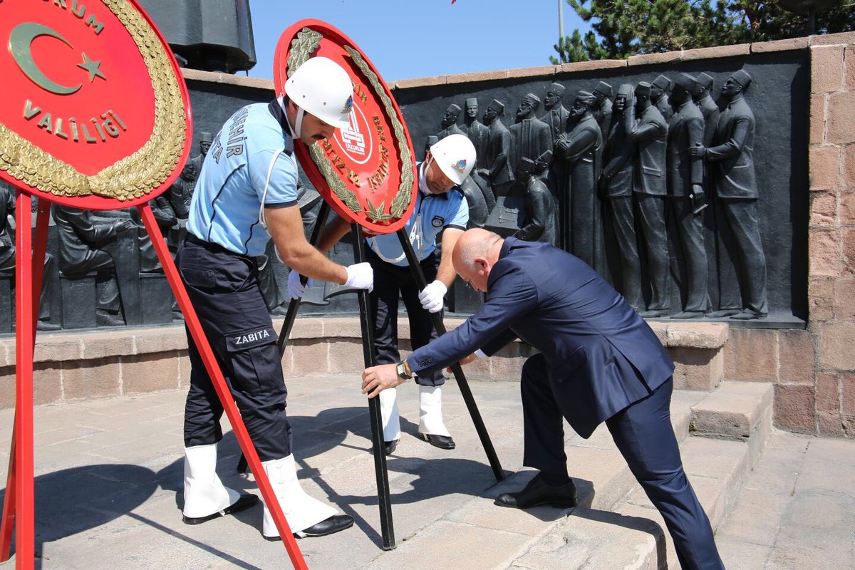 mehmetsekmen's tweet photo. 98 Yıl önce 23 Temmuz Günü gerçekleşen Erzurum Kongresini, o günkü ruhla yâd ediyoruz, dimdik ayaktayız! https://t.co/NRFbiFXB6i