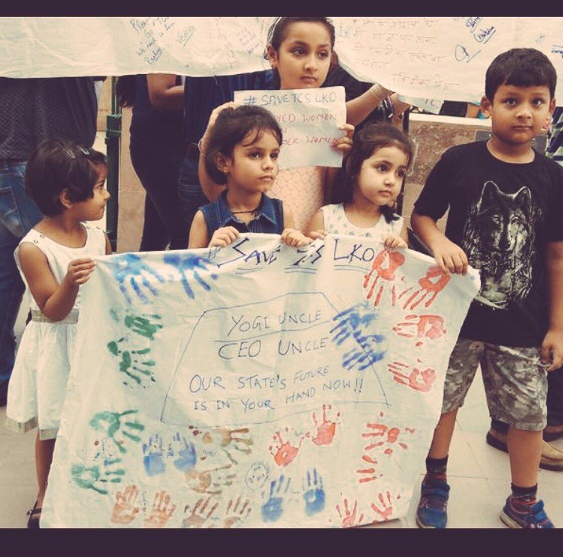 ratnesh_14's tweet photo. @CMOfficeUP @drdineshbjp @PMOIndia     Our kids and parents are suffering just bcz they are from Lko or nearby districts. #savetcslko https://t.co/r39XrhmNkT
