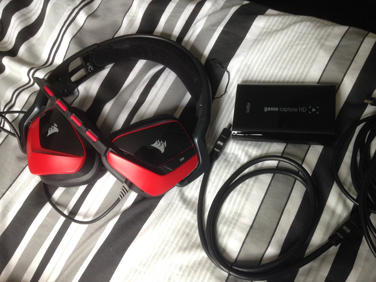 Joeyjoejoe521's tweet photo. Oh now who left these here...? #firsttimerecording #streaminghype https://t.co/ysAr4c2T10
