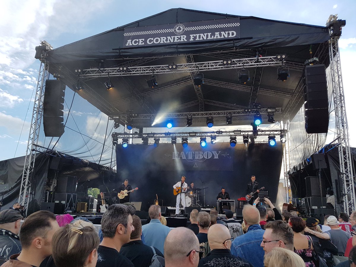 rockaholic67's tweet photo. Rockers's Festival #Lahti, eilen. #rockabillyriot #briansetzer #daveEdmunds #fatboy #aceCorner https://t.co/N3XmiWSQnG
