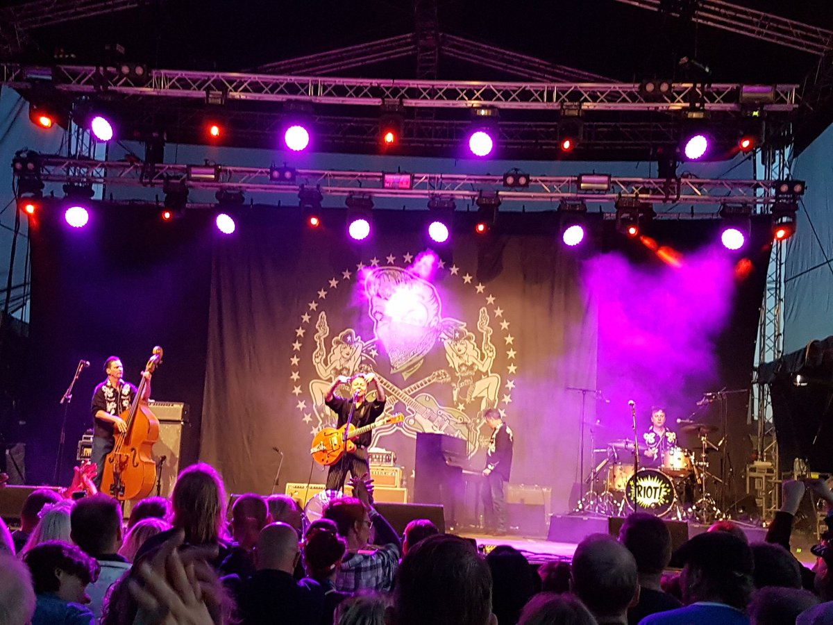rockaholic67's tweet photo. Rockers's Festival #Lahti, eilen. #rockabillyriot #briansetzer #daveEdmunds #fatboy #aceCorner https://t.co/N3XmiWSQnG