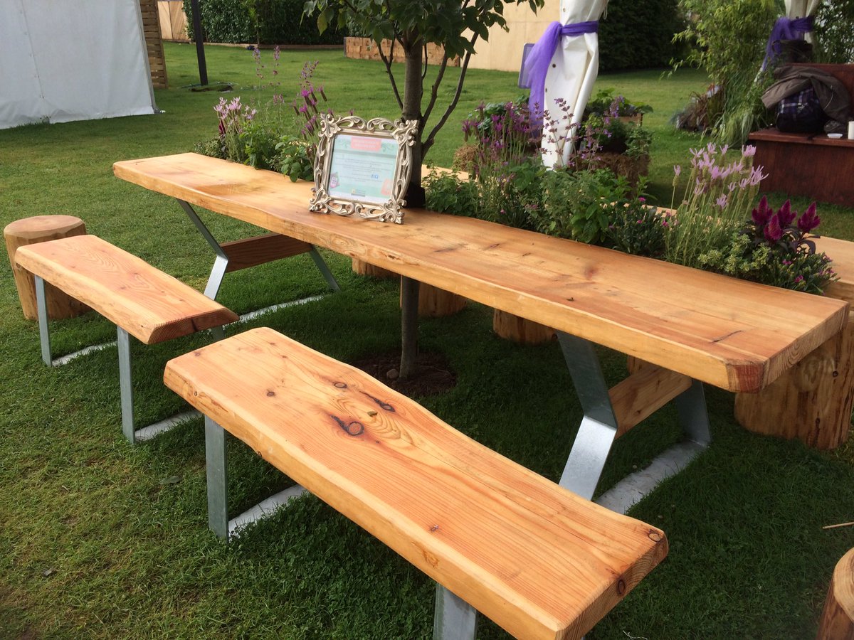 vikkibrooks_VA's tweet photo. Love this bench by @WTTS_Richard @Cheshire_Gdns @NortonPriory #RHSTatton fancy one for @HaltonHousing new office @nickatkin_hht https://t.co/6rLbINZW8B