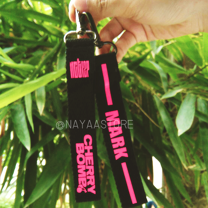 nayaastore's tweet photo. 🔥 สุ่มแจกเนมแท็ก NCT127 CHERRY BOMB 1 รางวัล (เลือกเมมเบอร์ได้) สำหรับผู้ที่รีทวีตนี้ ประกาศผล 30 ก.ค.นี้ค่ะ #ตลาดนัดnct https://t.co/6O6JZFn2JX