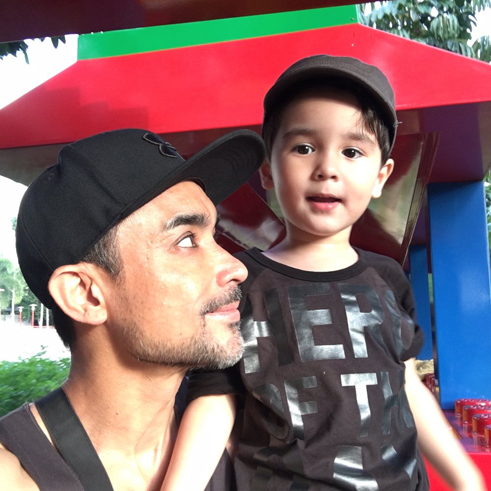 LEGOLAND_MY's tweet photo. Happy Parents Day to all the awesome mums and dads on earth, who rock the socks off their kids! Repost photo from #LEGOLANDMY visitors! https://t.co/Fvdwru9sT6