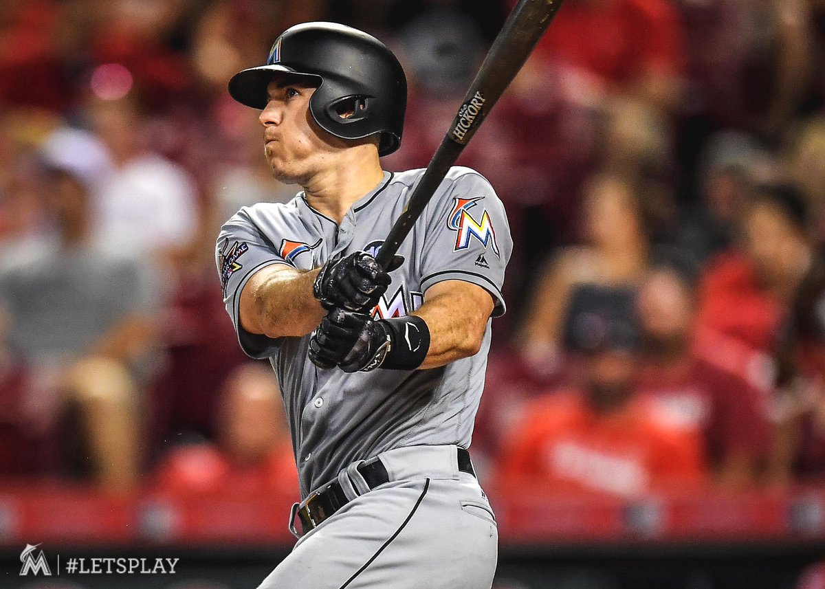 .@JTRealmuto's two dingers power us to victory over Reds!  #FishWin | RECAP: atmlb.com/2unG8vp https://t.co/s05EKpvEv4