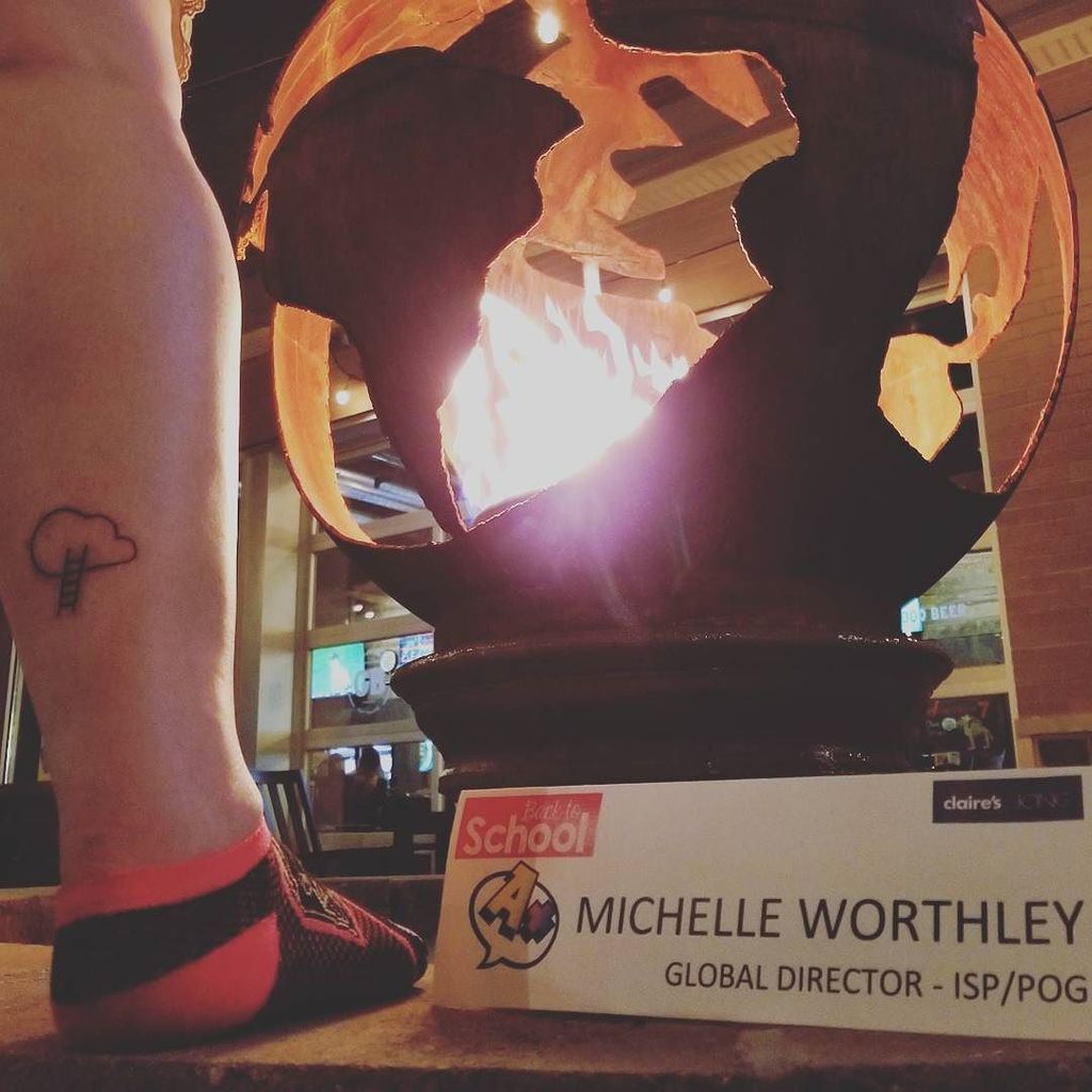 ShellBerrySmash's tweet photo. When you finally get your dream promotion #girlboss #globaldirector #fashiondirector #promotion #ladderclimber #li… https://t.co/uF3G5jais9 https://t.co/82QyB8vXTz