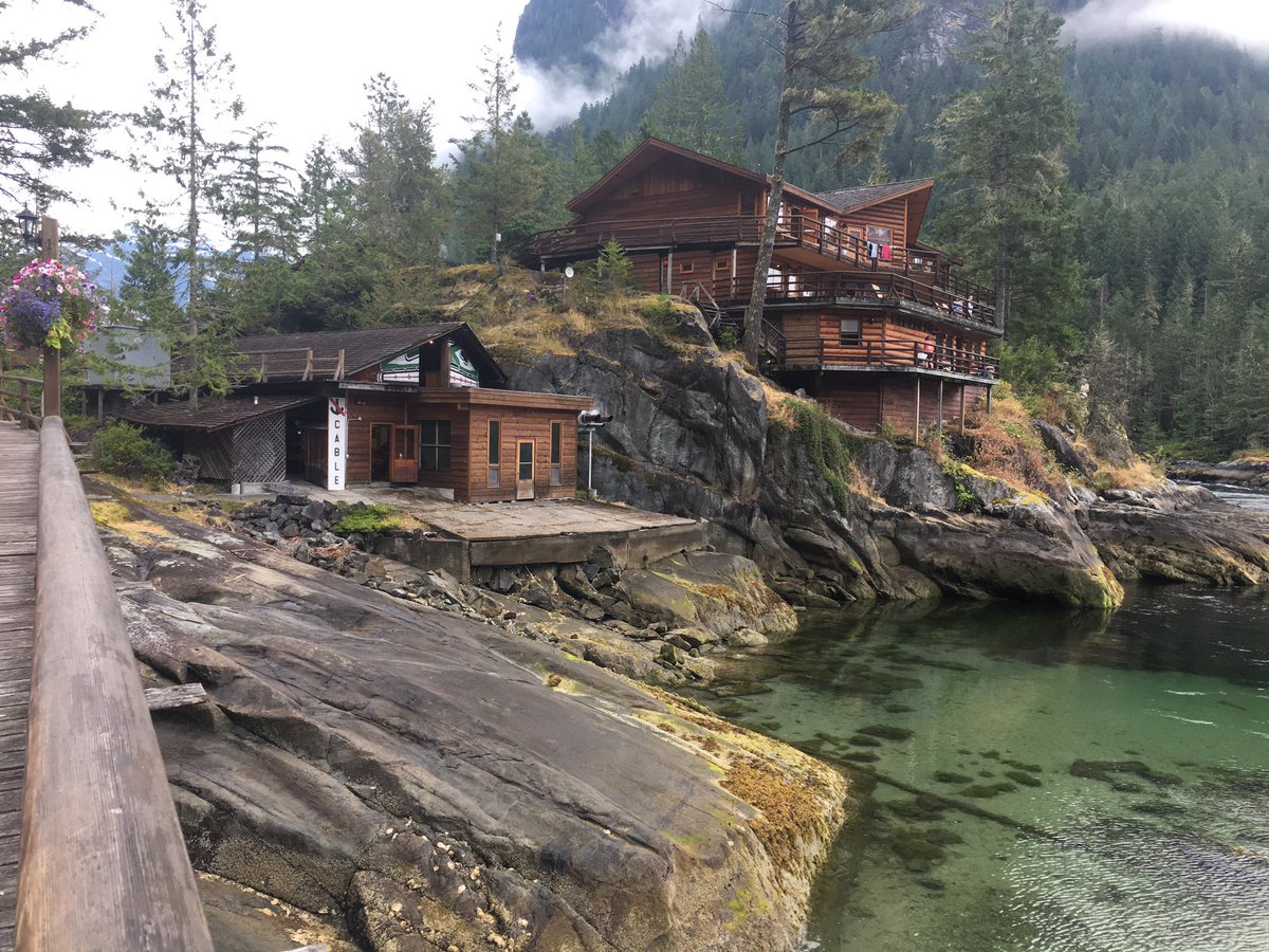 aprilfools___'s tweet photo. Malibu Club- I Love You. My Ohio fam we are gonna have to join hands in getting me through this pit of sadness after leaving heaven #hugspls https://t.co/cHVyY2HCqZ