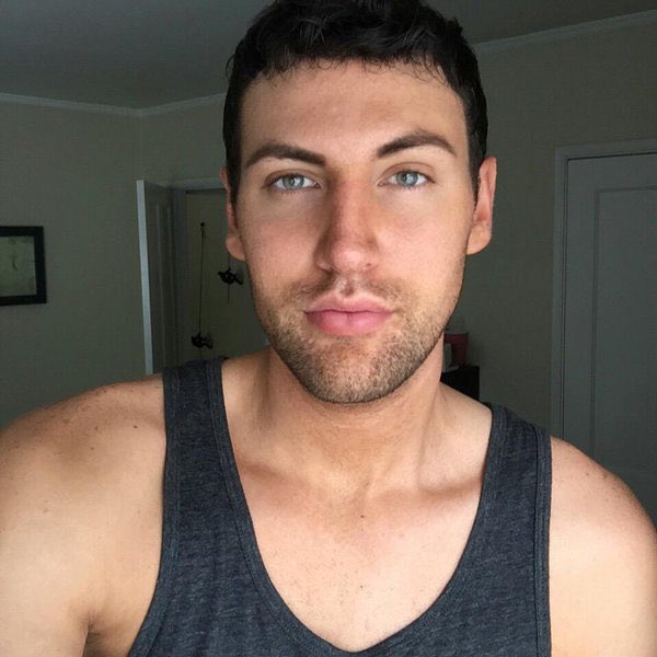 Velle1224's tweet photo. @AlxJames10 finally someone's coming after ur career boo #thetableshaveturned https://t.co/tOQzMGL0tK