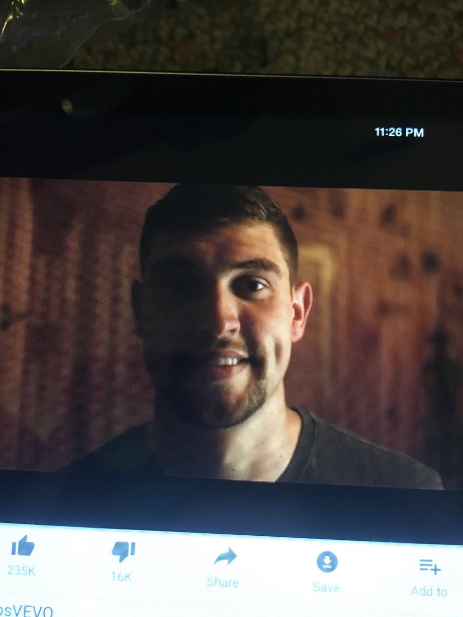 Velle1224's tweet photo. @AlxJames10 finally someone's coming after ur career boo #thetableshaveturned https://t.co/tOQzMGL0tK
