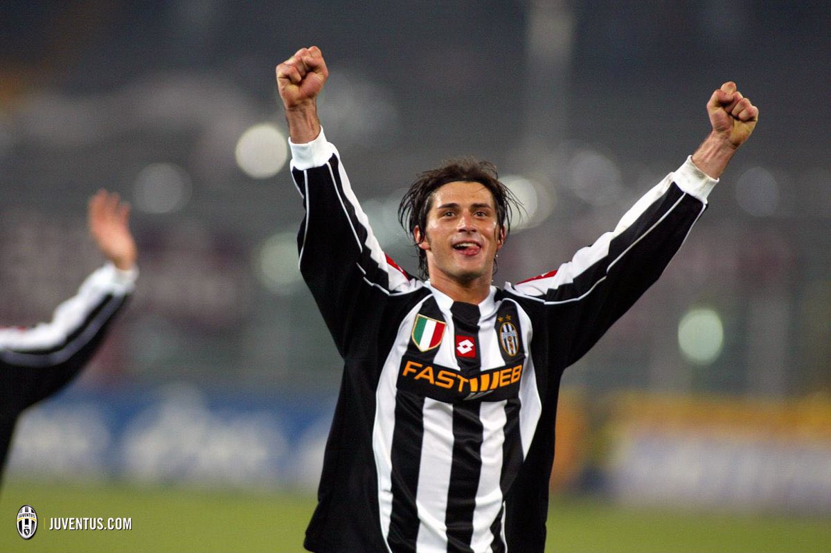 Happy birthday to Juventus legend Alessio Tacchinardi, who turns 42 today.

Games: 404
Goals: 15 : 15 