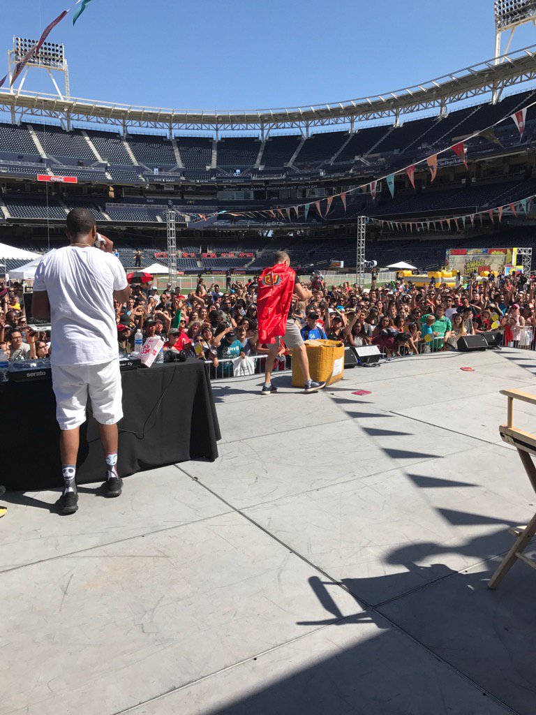 RobWeekes9's tweet photo. Comic-Con with the Impractical Joker team. https://t.co/YEyJzaUALo