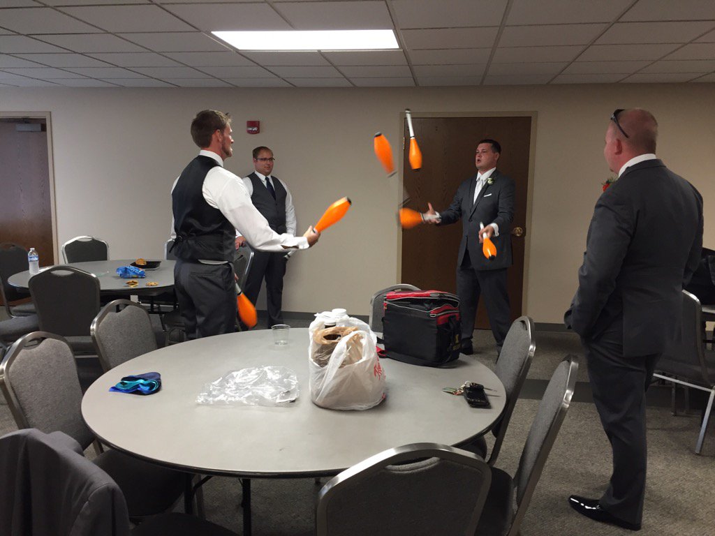 TimGoRockets's tweet photo. What you do before you get married while waiting for the bride?#2foreveryoung #juggle https://t.co/AtFeAkGaF7