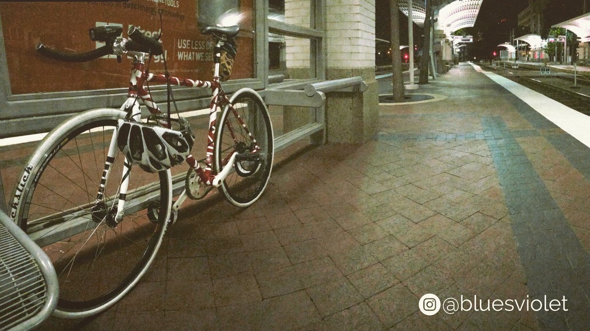 bluesviolet's tweet photo. love on the weekend
#fixedgear #fixieporn #dallastx #dallaslove #bicycle #bike #bikelife #weekend #weekends #iridefixed #nogearsneeded https://t.co/m37dJuGilo