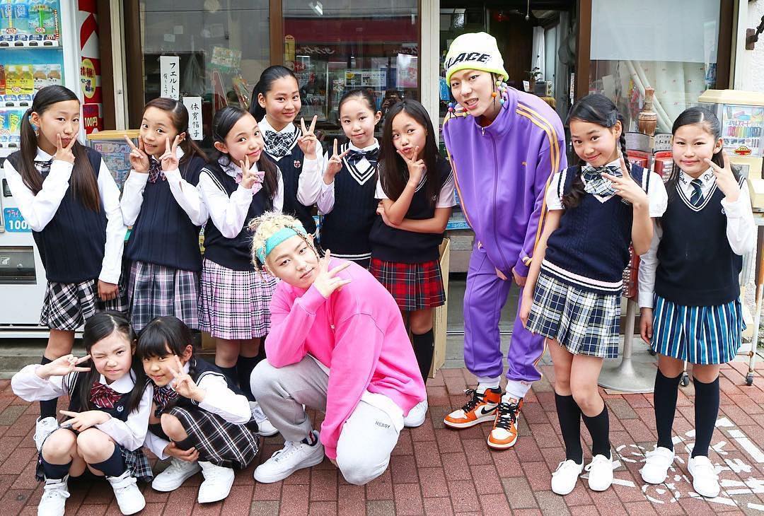 With Fabulous Sisters
춤을 엄청나게 잘추던 친구들