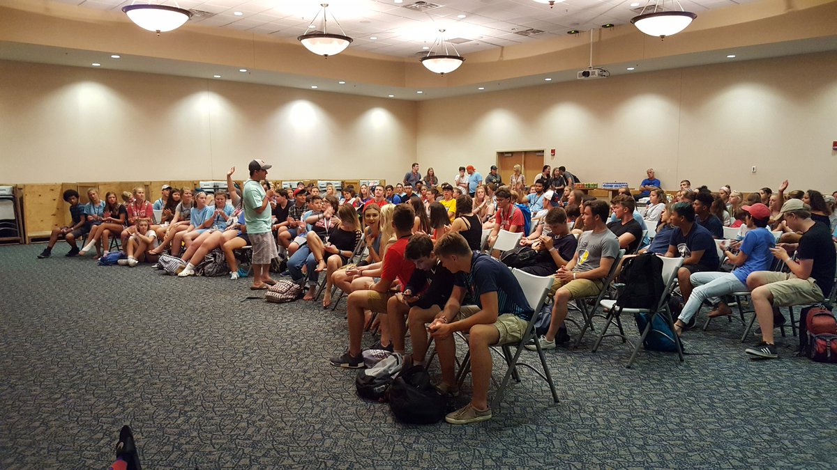 TonyVitrano65's tweet photo. A room full of Davids... @buildmomentumyc @GraceChurchBath @GSM_Bath #armed #thecomeback https://t.co/9V8CF4zOhY