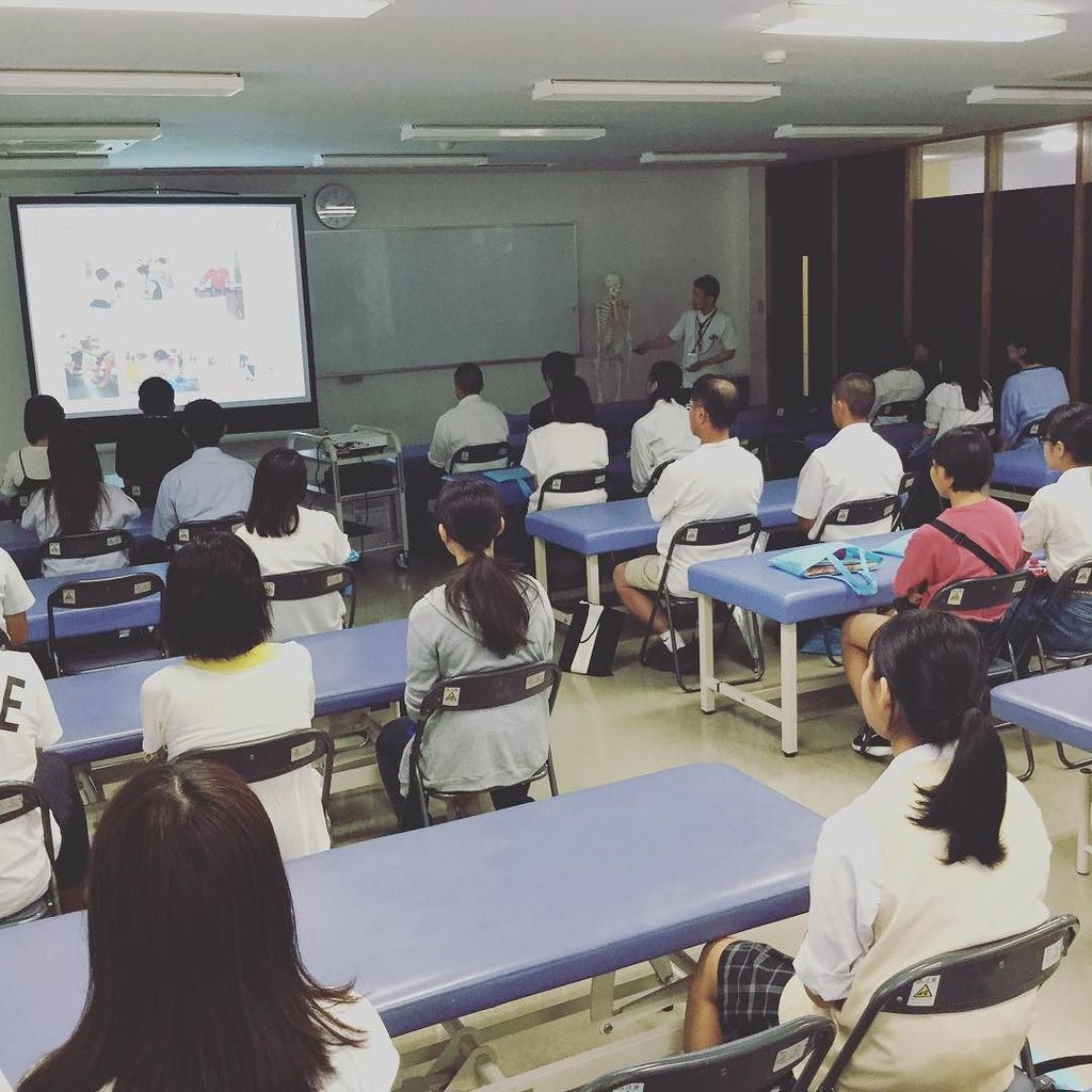 八千代リハビリテーション学院 ヤチリハ オーキャン 模擬授業 をしています 八千代リハビリテーション学院 オープンキャンパス 理学療法士 作業療法士 進学 進路 キャリアアップ