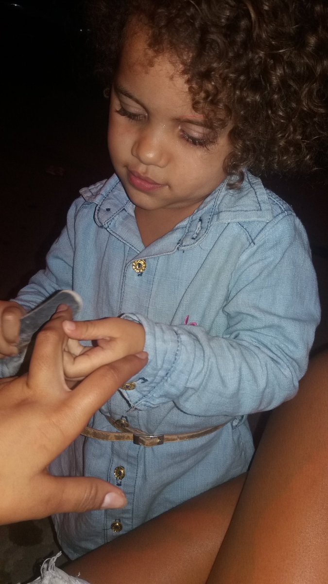 EuDaaay's tweet photo. Sismou d ser minha manicure😂😍
#Filhaaaaaa❤ https://t.co/AqnGAXqP8v