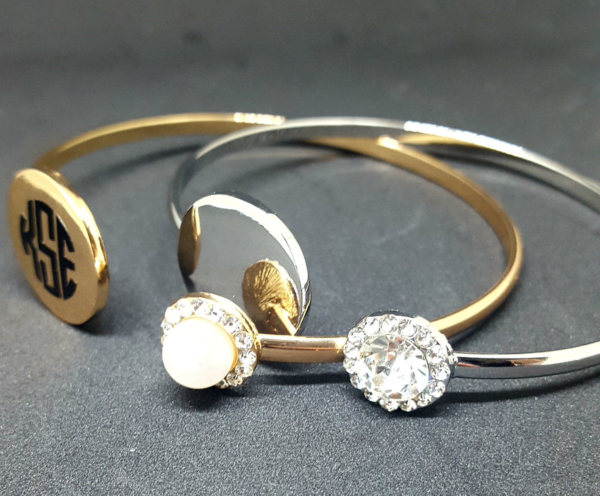 SWCDecals's tweet photo. Monogram Bracelet https://t.co/7nOL3wE44A #monogram #etsy #etsyshop #Bracelet #monogrambracelet https://t.co/UXMY7krHLz