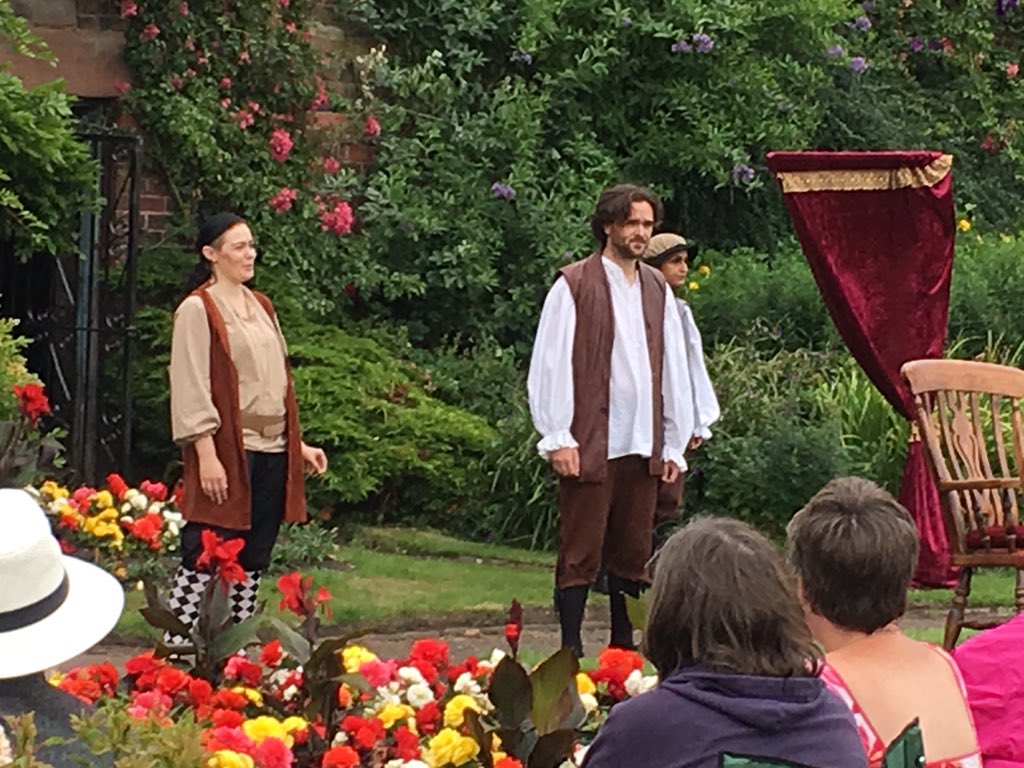 TShrew's tweet photo. @evedrdiscworld @Liverpoollib One more show... today, Sudley House. This is the finest performance... you must not miss this 😊❤️🎭 https://t.co/12xa07DRGW