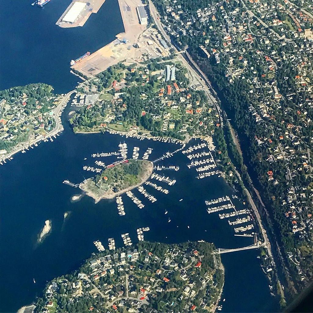 mhphotouk's tweet photo. #amazing #views #flying over #Oslo #Norway this morning. It's going to be a fun week #shooting. https://t.co/TxpeVPiB7A https://t.co/HJJ6Lui4O3