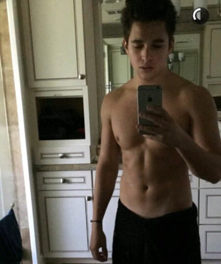 Austin Mahone Here Other Account got hacked Retweet for me 😁