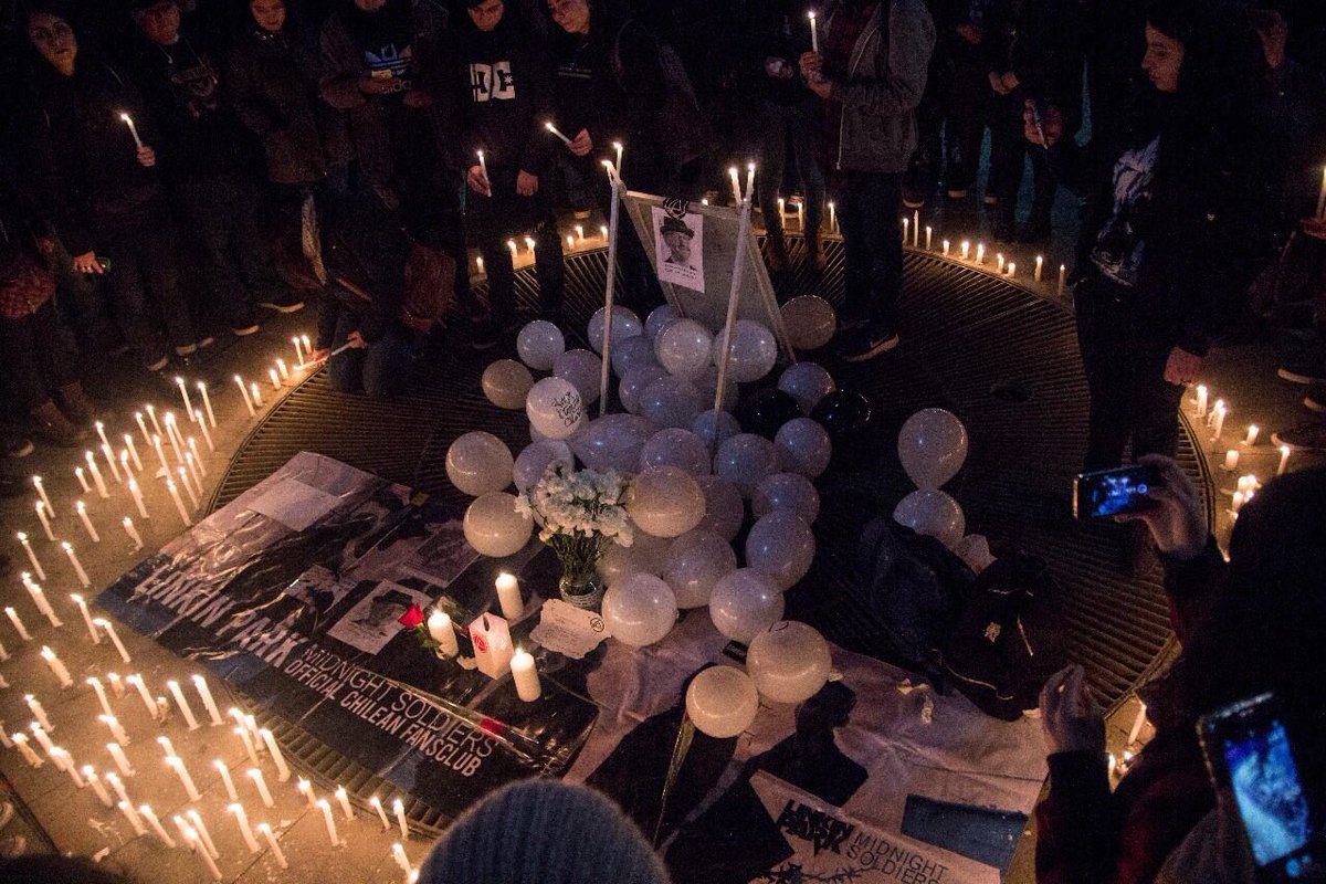 LPLive's tweet photo. The memorials all over the world are so beautiful. So much love for @ChesterBe. https://t.co/8QETIrfhYl