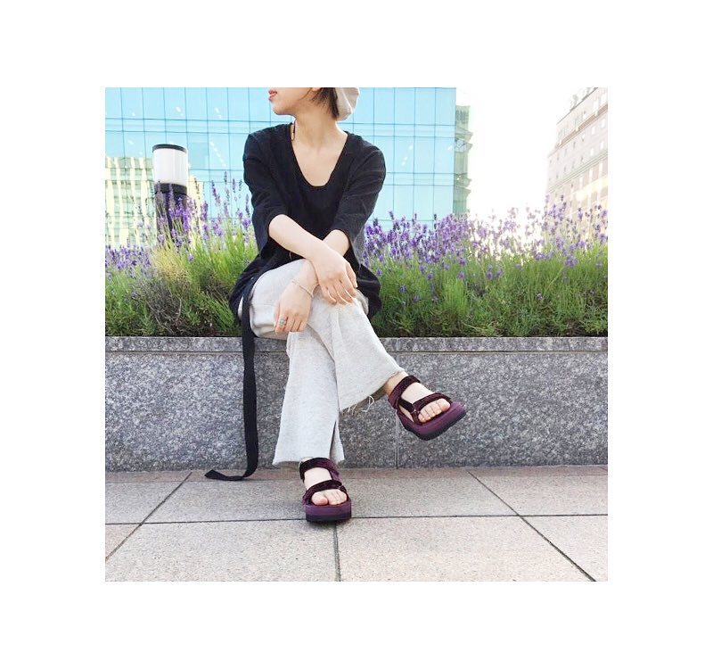 teva velvet flatform