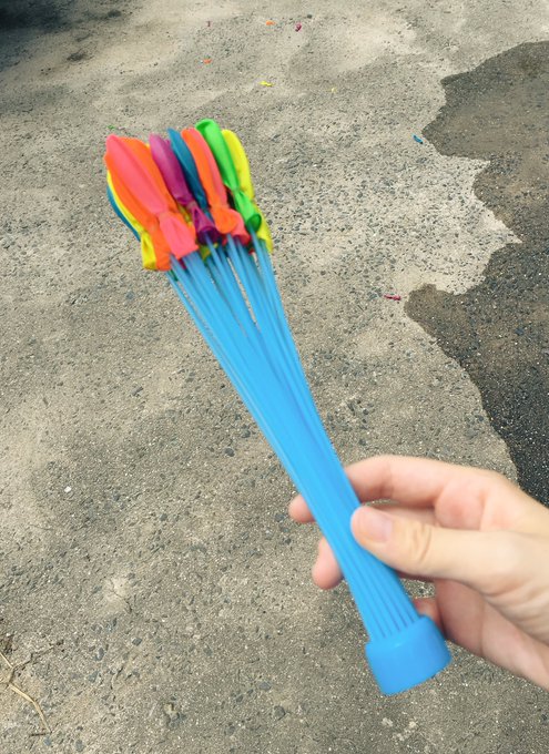 画期的アイテム、いっぱい水風船作る機 