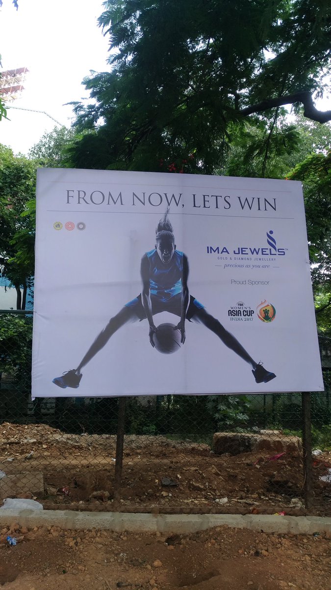 さあ、いよいよ女子アジアカップ開幕です！日本は３連覇を目指します。
こちらインドのバンガロールは、本日は湿気も少なく感じ、過ごしやすい気候です。今は第一試合の韓国vs.オーストラリアが試合中。
#FIBAAsiaCupWomen2017 
#AkatsukiFIVE
#月バス