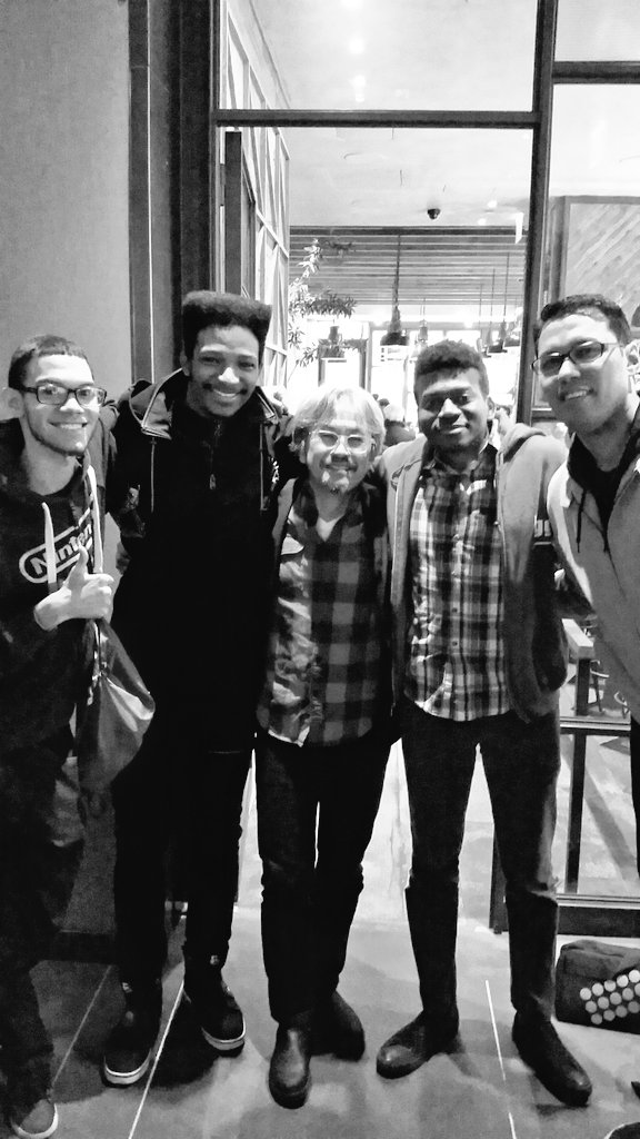xD1x's tweet photo. Eiji Aonuma, the series producer and manager of the Legend of Zelda, with @EtikaWNetwork, @NairoMK, @jose_otero, and myself.

Legendary.

:) https://t.co/Y68drAHTlv