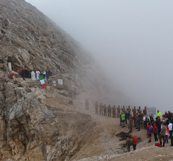 CorriereAlpi's tweet photo. Commemorazione dei caduti sulla Marmolada: «Bisogna credere in un futuro di pace e di riconciliazione» - Cronaca -… https://t.co/h92EK3jN6H https://t.co/Z43xcjyLsz