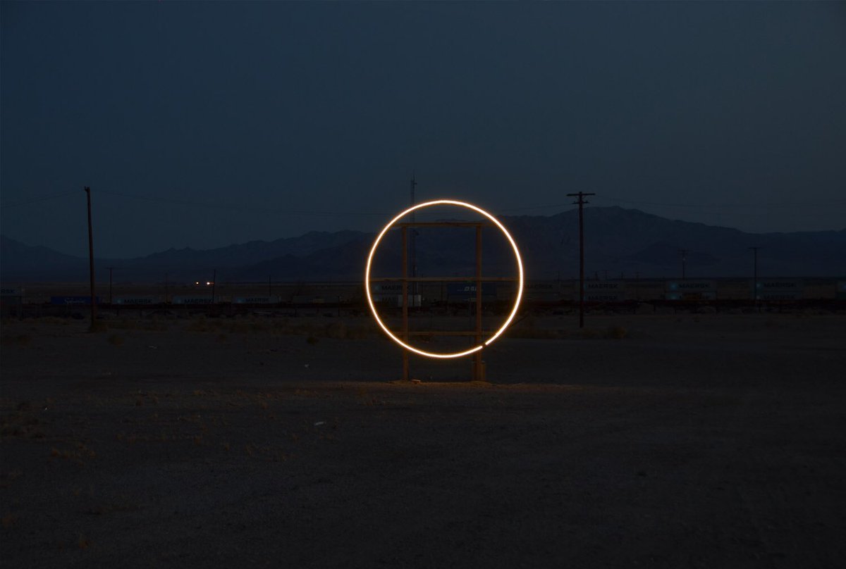 THE CIRCLE &amp; THE SUN BOWL
Séverin Guelpa Amboy, désert de Mojave, USA
#matza #matzaamboy #solarenergy  matza.net