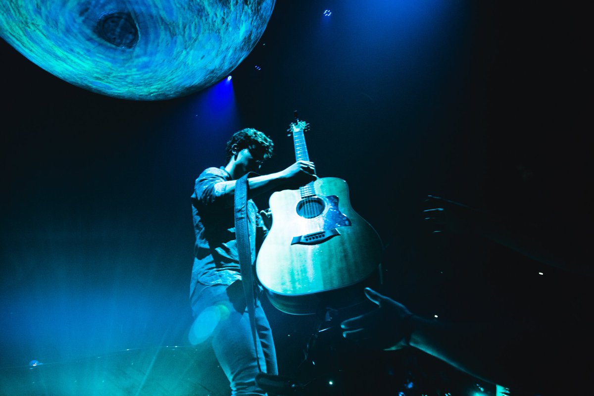 ShawnAccess's tweet photo. #IlluiminateTourHouston https://t.co/zXEZyaYBh4
