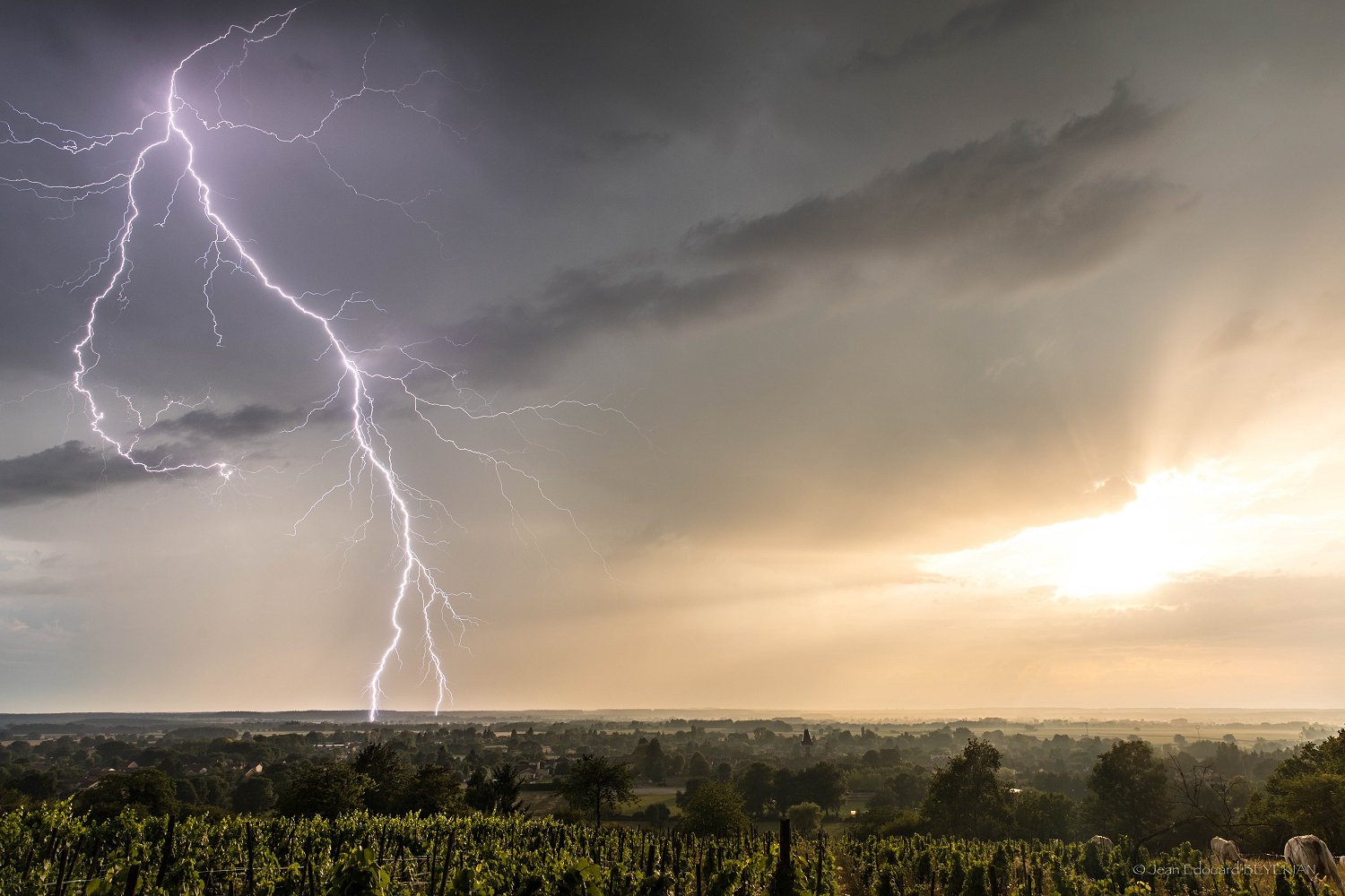 Météo - Chasseurs d'orages DFZuGAvXkAAkwfn