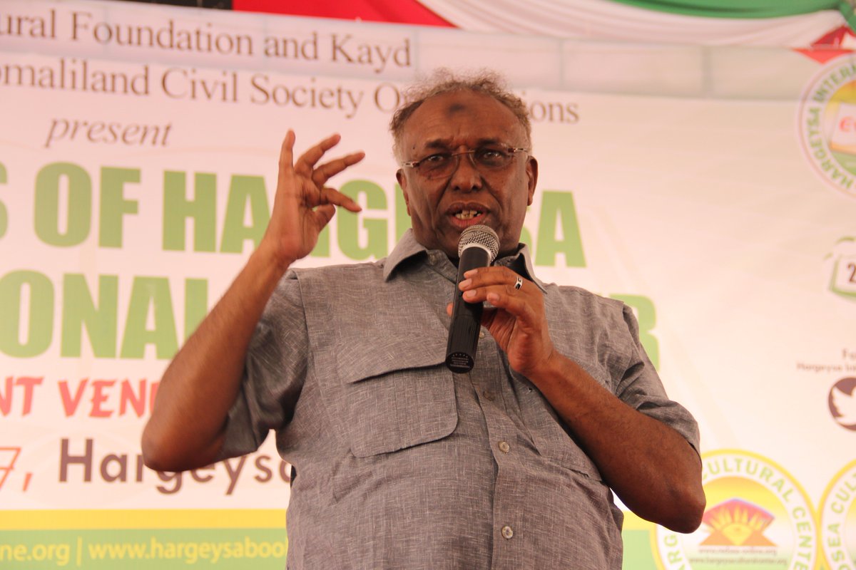 RVInews's tweet photo. Poet &amp; renowned playwright Said Salah Ahmed analyzes #connectivity from the Somali cultural point of view #hibf2017 @JamaMusse @RizzBee https://t.co/gcUHju5BLv