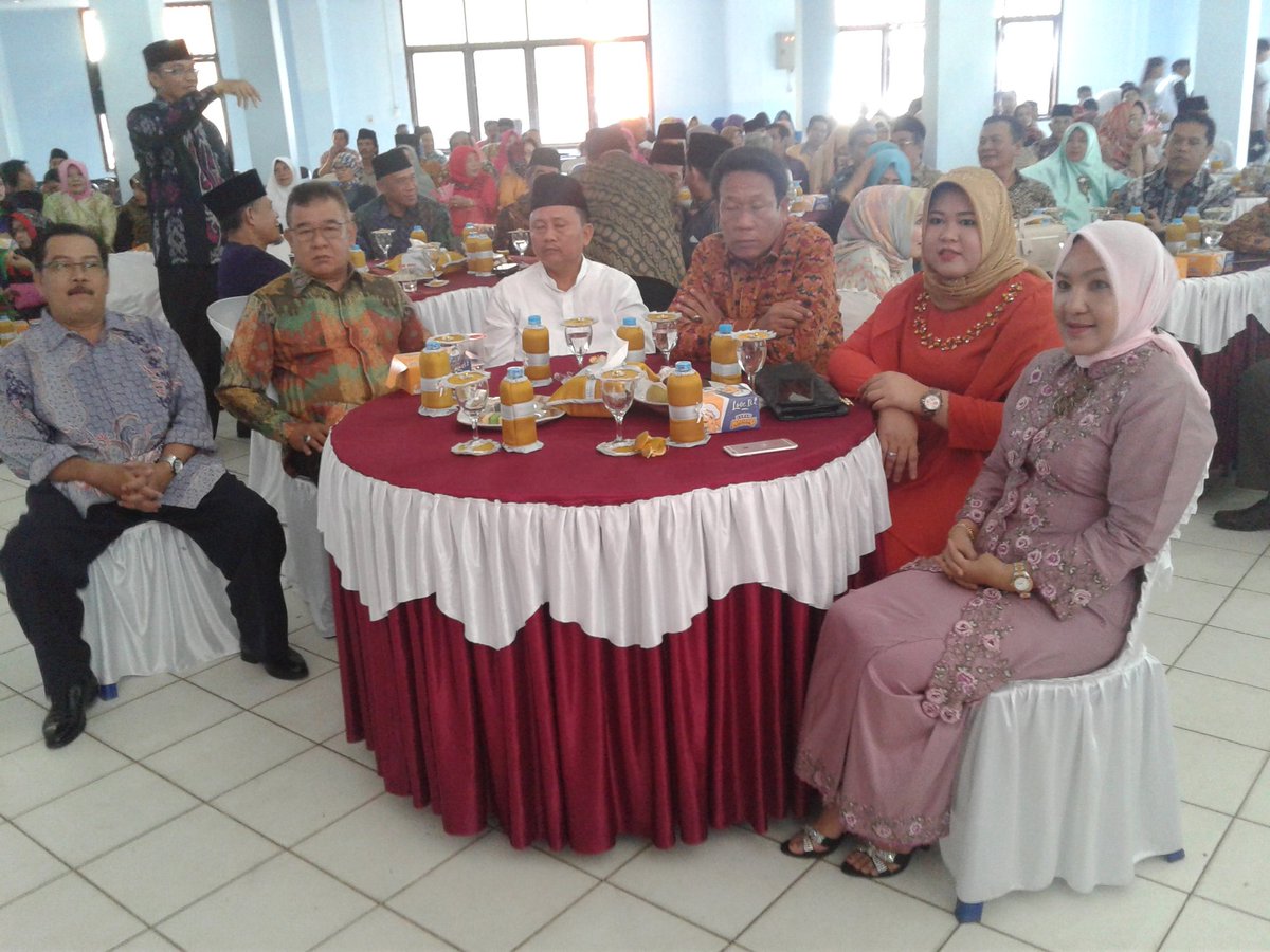crisiscentrebkl's tweet photo. Halal bi halal masyarakat Rejang bersatu
@Rohidin_Mersyah @riridamayantiJL @mediacenterBKL @antoniherwan @RusdiBakar1262 @PatrianaSLinda https://t.co/Pe4Ytj8NgD