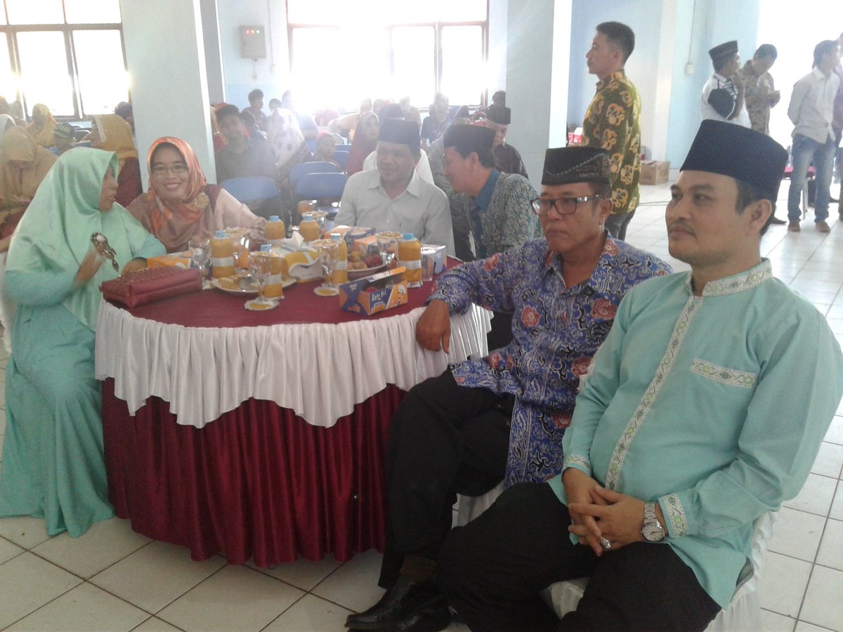 crisiscentrebkl's tweet photo. Halal bi halal masyarakat Rejang bersatu
@Rohidin_Mersyah @riridamayantiJL @mediacenterBKL @antoniherwan @RusdiBakar1262 @PatrianaSLinda https://t.co/Pe4Ytj8NgD
