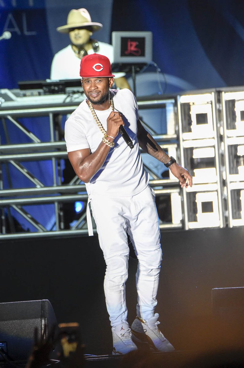 Usher tweet picture