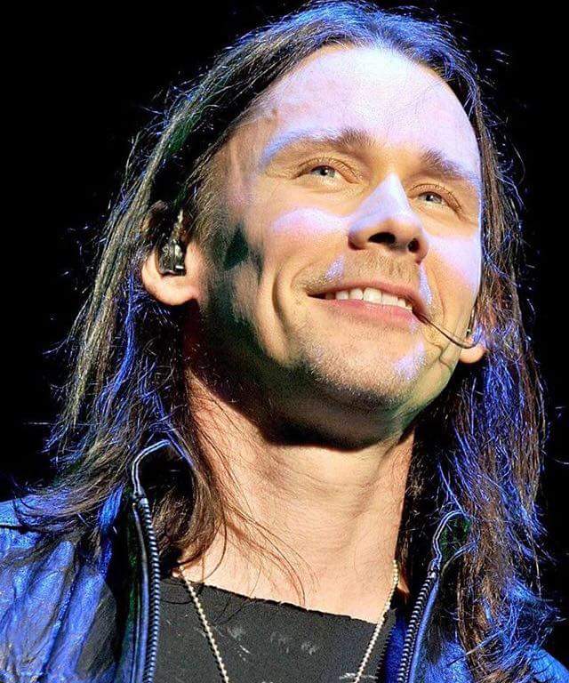 MylesKSolo's tweet photo. Sunday sMyle @MylesKennedy 😁 #MylesKennedy https://t.co/0IrbWdSkml