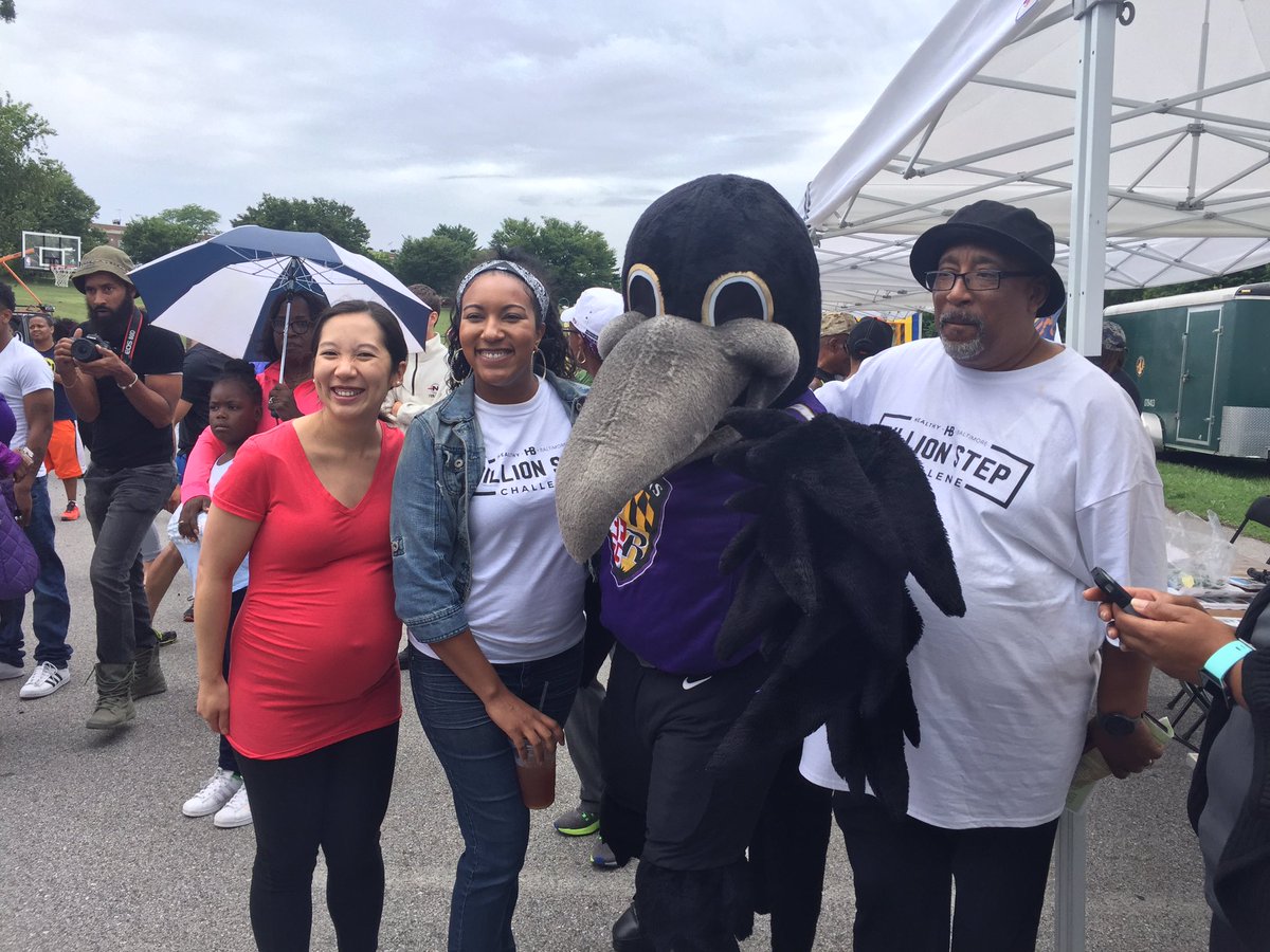 DrLeanaWen's tweet photo. Look who it is getting active with us! @Ravens @BMore_Healthy #BillionStep #HealthyBaltimore https://t.co/9cdT1JOF5w