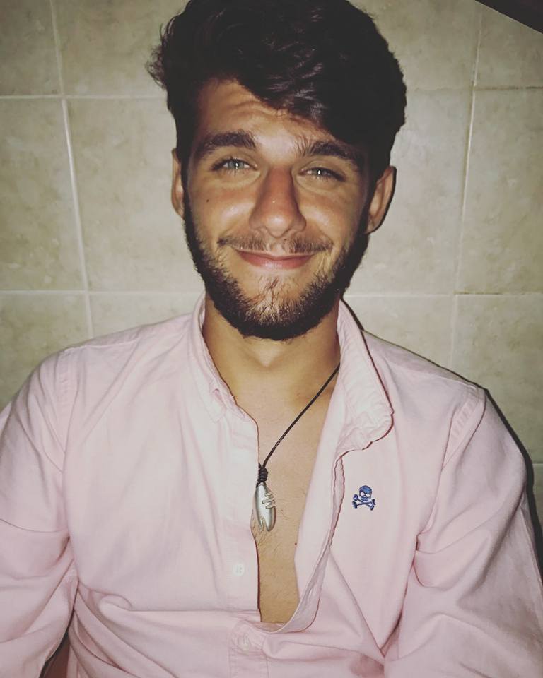 Andreitafdez's tweet photo. Tengo el churri mas guapo del mundo 😍 https://t.co/T3r6CSpJES