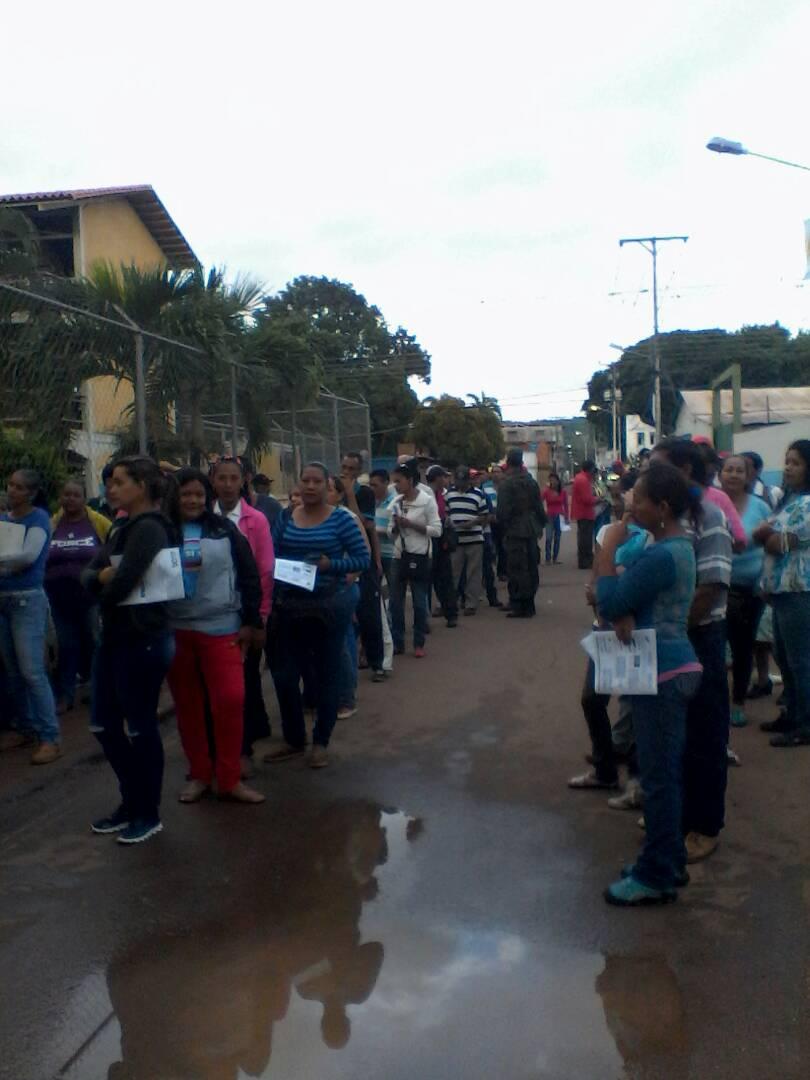 Centro de Votación U. E monseñor crespo San José de Guaribe. Guárico. <a href="/rmenendezp/">Ricardo Menéndez</a>  <a href="/rerchacin/">R. Rodriguez Chacin</a> <a href="/taniaaltuve/">Tania Altuve</a> <a href="/ralodu/">RAUL LOPEZ</a>