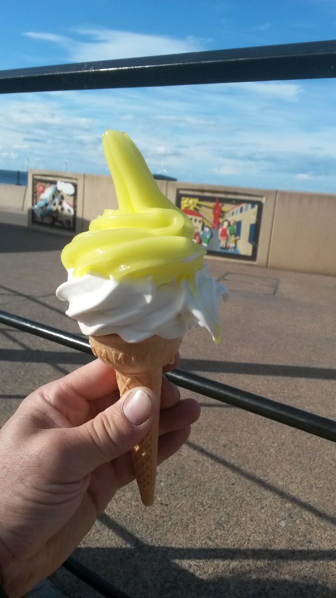 Stevecathutch's tweet photo. Oh yes! #lemontop #Pacitto #Redcar #Brainfreeze https://t.co/nBIPTm5T3r