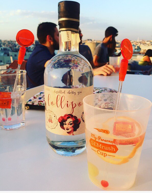 LuciaRG10's tweet photo. Gracias @i_Republica y @GinAndTwitts !! los grandes hosts de #TerraSeo https://t.co/D5Mpb4wEpT