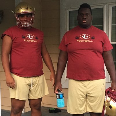 jMcCarthur77JC's tweet photo. #TEAMBLOODLINE #GODSPLAN @FBCoachJC @MattDeBary @CageJerron @PlayBookAthlete @SleeperRecruit @borntocompete https://t.co/Qc0YGarj22