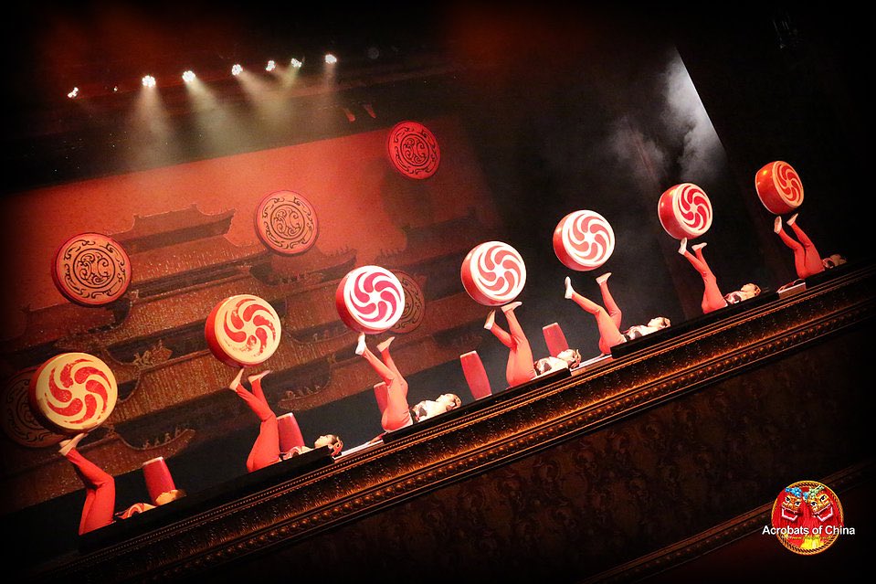 AmorGalaxies95's tweet photo. Second day of Branson! #acrobatsofchina and #BransonLanding https://t.co/lcWdn97Gwr