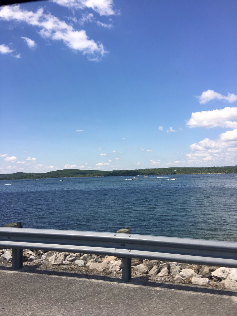 AmorGalaxies95's tweet photo. Second day of Branson! #acrobatsofchina and #BransonLanding https://t.co/lcWdn97Gwr