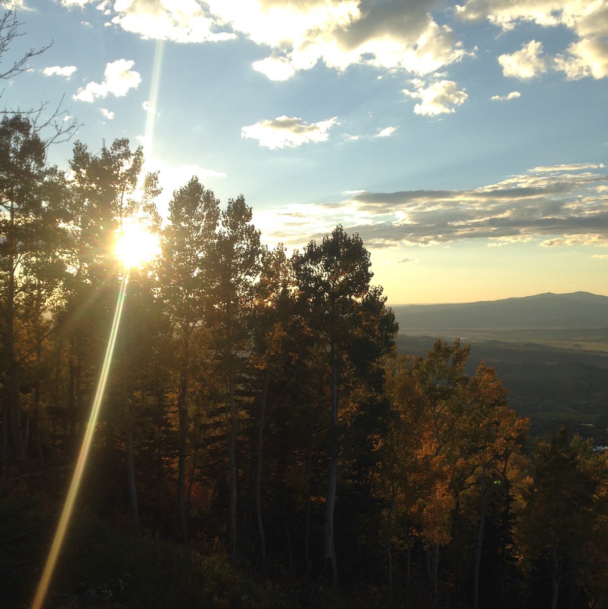 TheMadisonVine's tweet photo. Mom said never look directly at the sun, but does it count if it’s through a lens? #production #photography #colorado https://t.co/bfSbhOW0eM