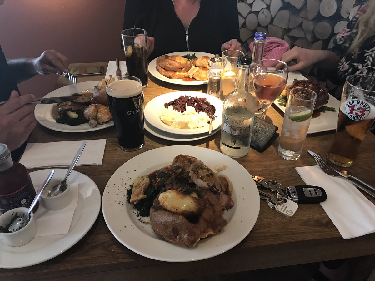 boxingsecurity's tweet photo. Lovely afternoon with our bezzies @JackSedgwick68 and @donna_x1979 @OldBullsHead  cracking food and even better company x https://t.co/ghZmcWb9V3