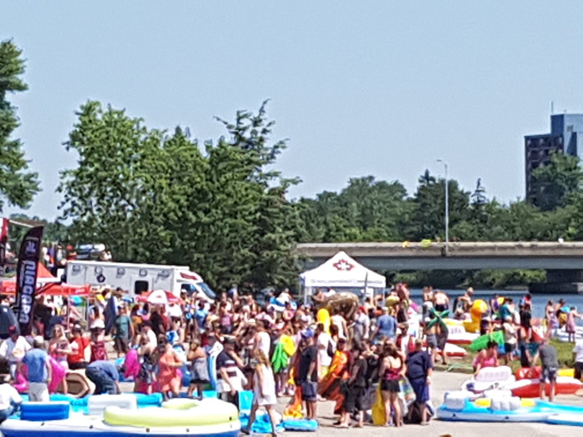 barbarahorning's tweet photo. #Floatfest2017 #Welland https://t.co/E3ZX06yLHl